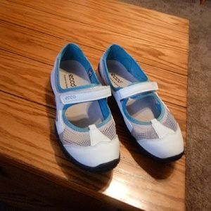 ECCO maryjane sneakers Size 8 to 8.5 euro 39